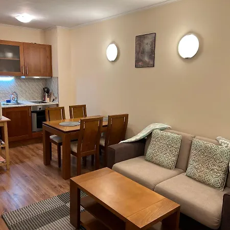 Апартамент Charming Apartmnet Near Gondola And Bar Street Банско