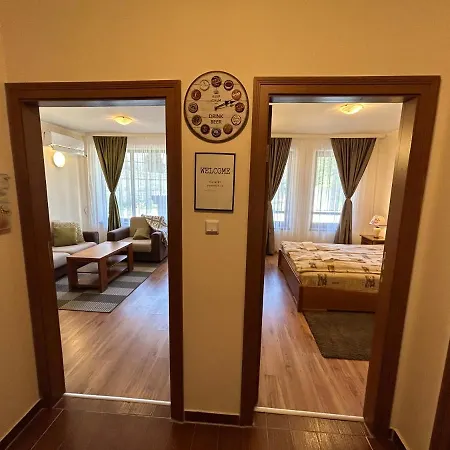 Charming Apartmnet Near Gondola And Bar Street בנסקו