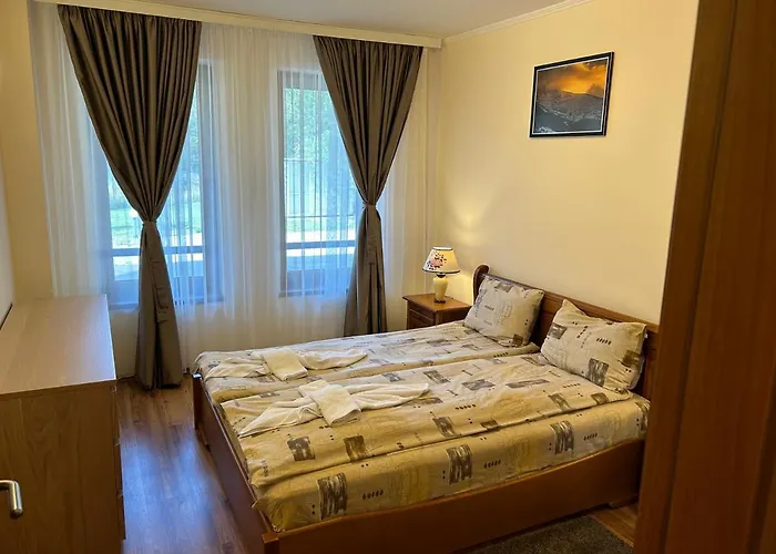 Charming Apartmnet Near Gondola And Bar Street Apartman Banszko